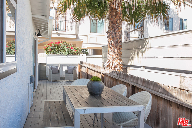 1923 ROCKEFELLER Lane, Redondo Beach, California 90278, 2 Bedrooms Bedrooms, ,2 BathroomsBathrooms,Residential,Sold,ROCKEFELLER,18396612