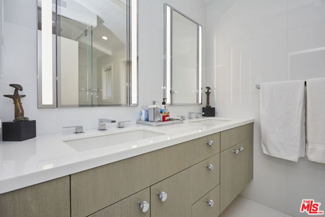 2 Bed Home for Sale in Beverly Hills, California