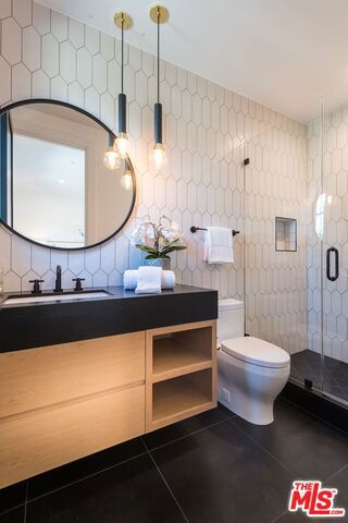 5 Bed Home for Sale in Studio City, California
