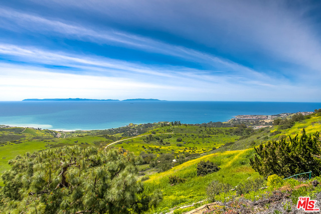 61 OCEANAIRE Drive, Rancho Palos Verdes, California 90275, 3 Bedrooms Bedrooms, ,3 BathroomsBathrooms,Residential,Sold,OCEANAIRE,19451576