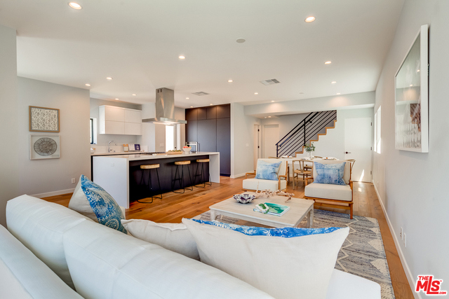 1017 8TH Street, Hermosa Beach, California 90254, 3 Bedrooms Bedrooms, ,2 BathroomsBathrooms,Residential,Sold,8TH,19507088