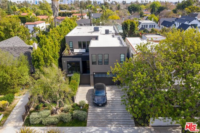 5 Bed Home for Sale in Los Angeles, California
