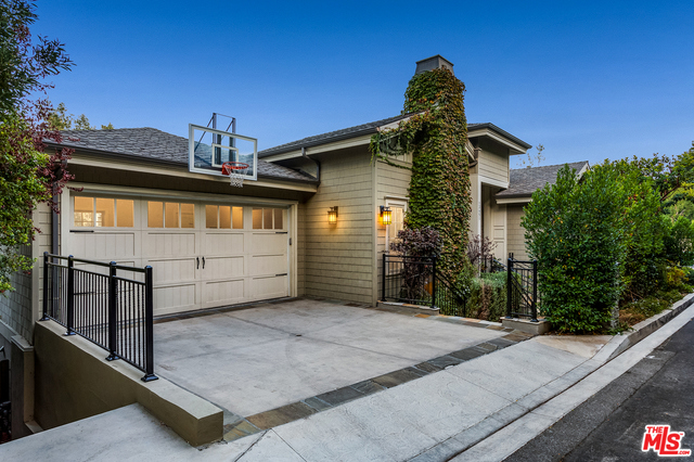 4 Bed Home for Sale in Sherman Oaks, California