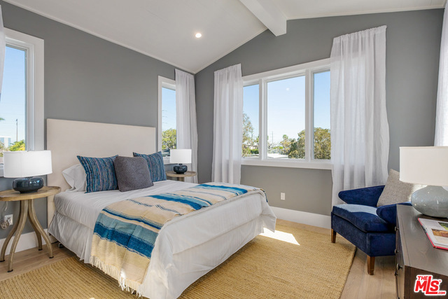 3513 ELM Avenue, Manhattan Beach, California 90266, 5 Bedrooms Bedrooms, ,4 BathroomsBathrooms,Residential,Sold,ELM,19437290