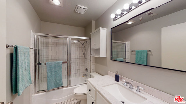 2 Bed Home for Sale in Sherman Oaks, California