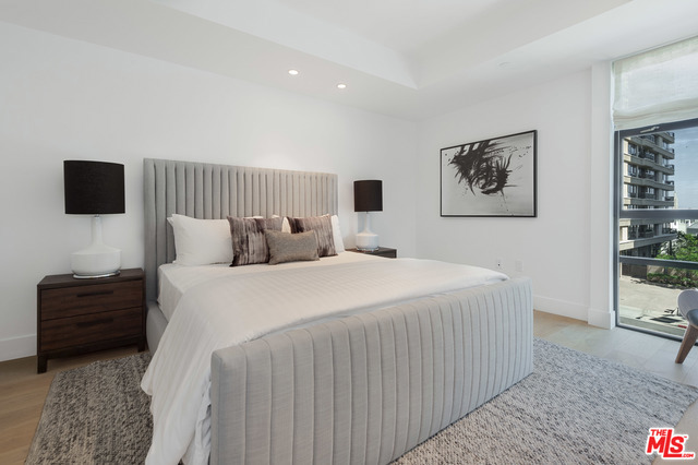 1 Bed Home for Sale in Los Angeles, California