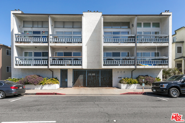 320 Hermosa Avenue, Hermosa Beach, California 90254, 2 Bedrooms Bedrooms, ,2 BathroomsBathrooms,Residential,Sold,Hermosa,21708092