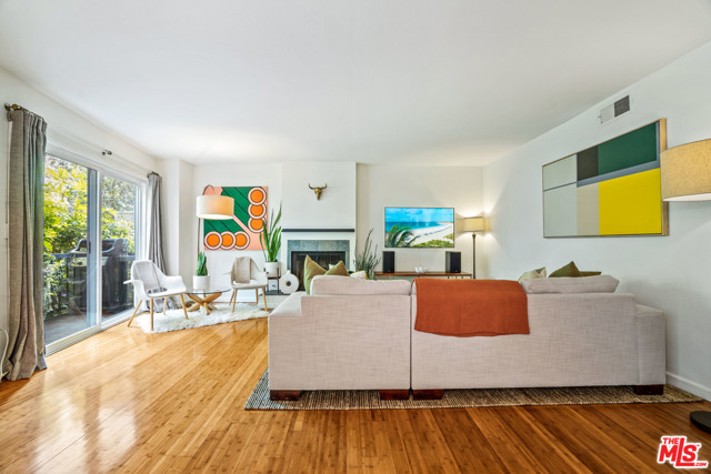 2 Bed Home for Sale in Los Angeles, California