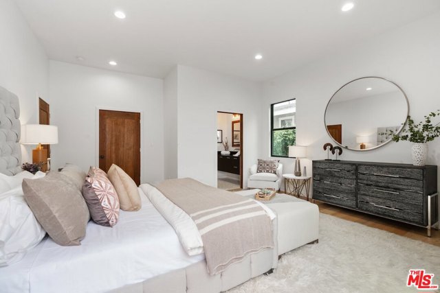 4 Bed Home for Sale in Los Angeles, California
