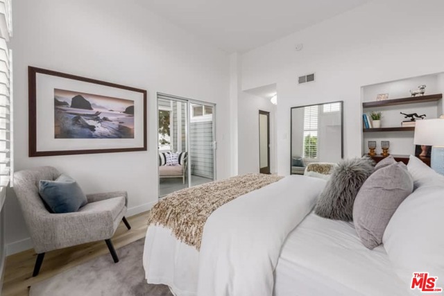 1300 12th Street, Manhattan Beach, California 90266, 2 Bedrooms Bedrooms, ,2 BathroomsBathrooms,Residential,Sold,12th,20639432