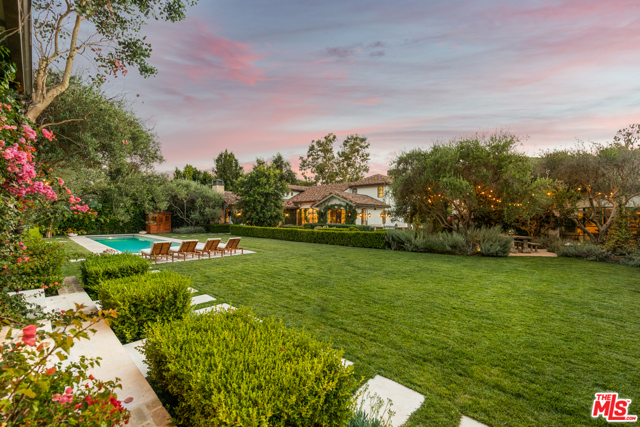 Photo of 948 N Orlando Avenue, Los Angeles, CA 90069