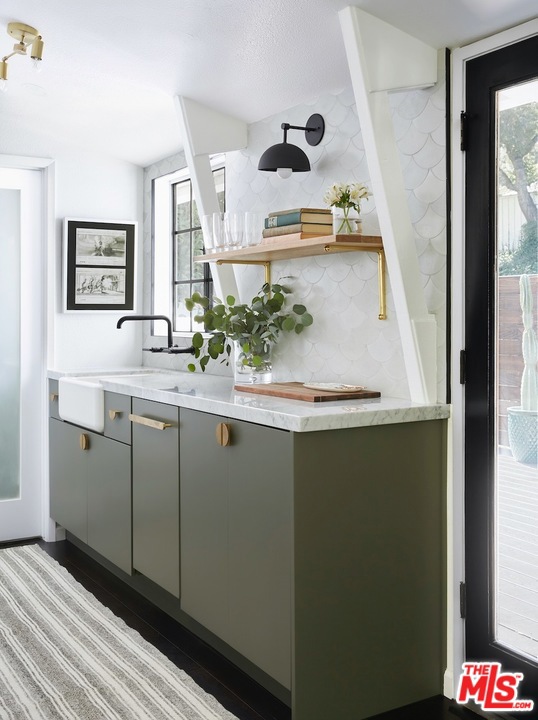 1 Bed Home for Sale in Los Angeles, California