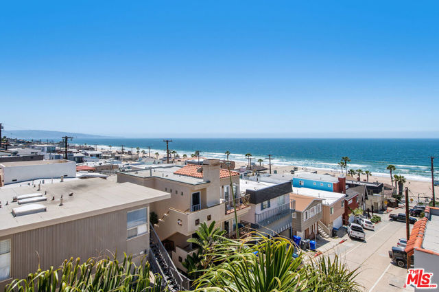 209 42ND Street, Manhattan Beach, California 90266, 3 Bedrooms Bedrooms, ,3 BathroomsBathrooms,Residential,Sold,42ND,20581222