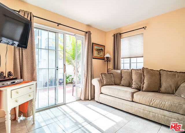 209 JUANITA Avenue, Redondo Beach, California 90277, 3 Bedrooms Bedrooms, ,2 BathroomsBathrooms,Residential,Sold,JUANITA,18363116