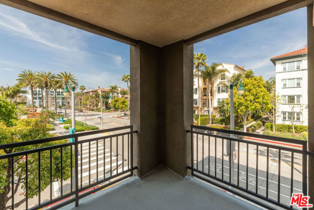 2 Bed Home for Sale in Playa Vista, California