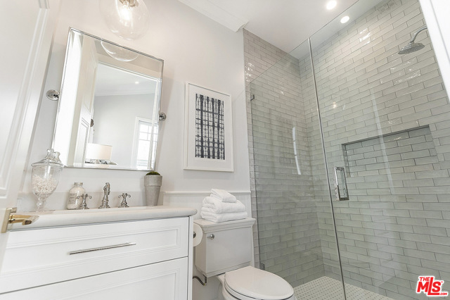 5 Bed Home for Sale in Los Angeles, California