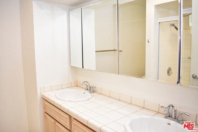 122 BAYVIEW Drive, Hermosa Beach, California 90254, 3 Bedrooms Bedrooms, ,2 BathroomsBathrooms,Residential,Sold,BAYVIEW,18324854