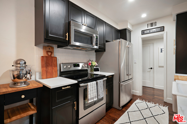 1 Bed Home for Sale in Los Angeles, California