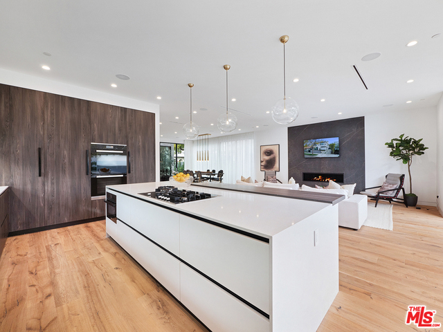 4 Bed Home for Sale in Los Angeles, California