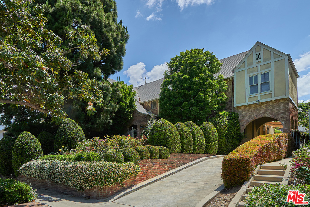 Hancock Park Real EstateHancock Park Homes For Sale