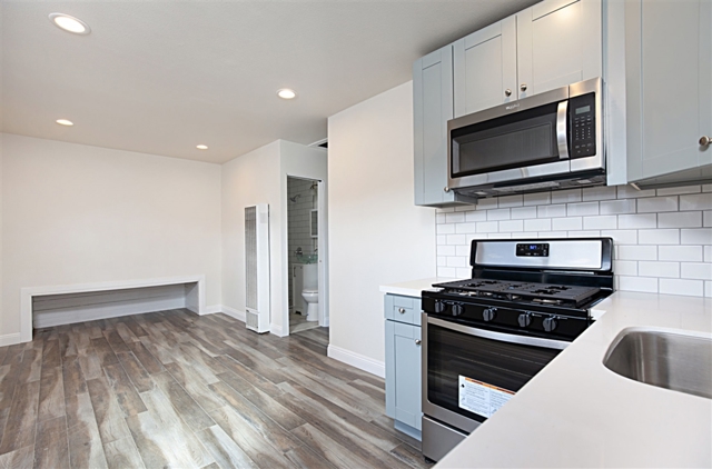4111 Van Dyke Ave