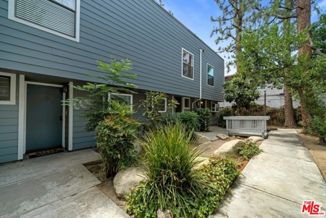 2 Bed Home for Sale in Van Nuys, California