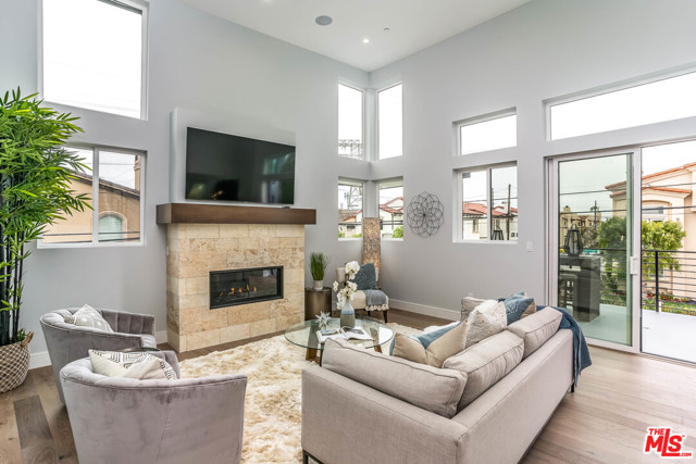 2423 Rockefeller Lane, Redondo Beach, California 90278, 5 Bedrooms Bedrooms, ,5 BathroomsBathrooms,Residential,Sold,Rockefeller,20581390