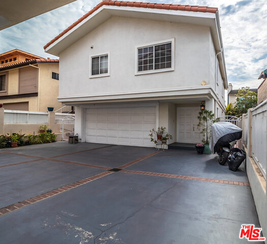 209 JUANITA Avenue, Redondo Beach, California 90277, 3 Bedrooms Bedrooms, ,2 BathroomsBathrooms,Residential,Sold,JUANITA,18363116