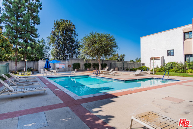 2 Bed Home for Sale in Encino, California