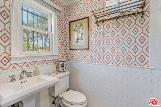 5 Bed Home for Sale in Los Angeles, California