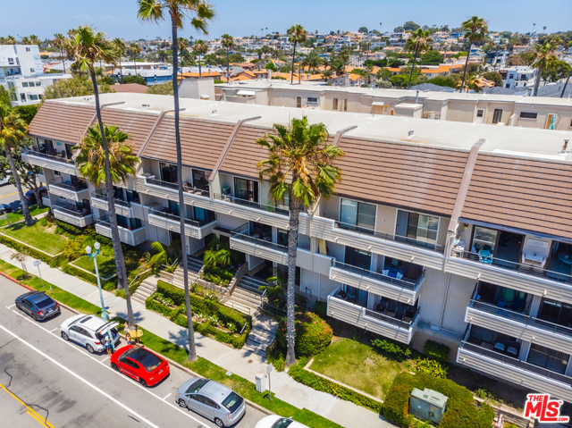 700 Esplanade, Redondo Beach, California 90277, 2 Bedrooms Bedrooms, ,2 BathroomsBathrooms,Residential,Sold,Esplanade,20597126