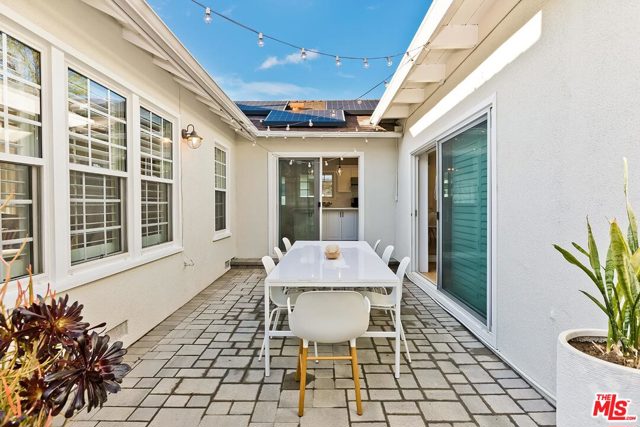 2 Bed Home for Sale in Van Nuys, California