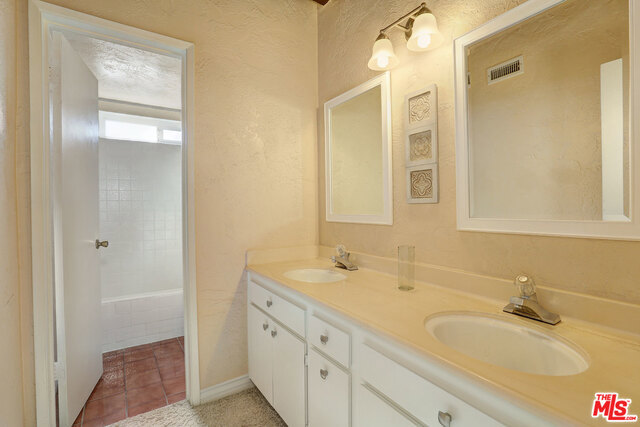 2119 DUFOUR Avenue, Redondo Beach, California 90278, 4 Bedrooms Bedrooms, ,2 BathroomsBathrooms,Residential,Sold,DUFOUR,17256256