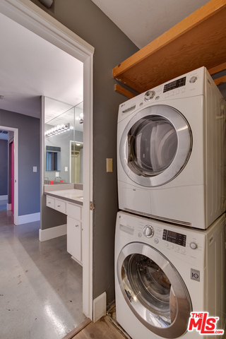 1 Bed Home for Sale in Los Angeles, California