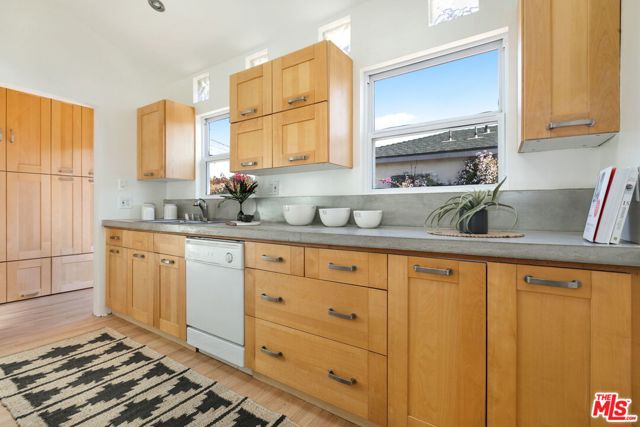 2 Bed Home for Sale in Venice, California