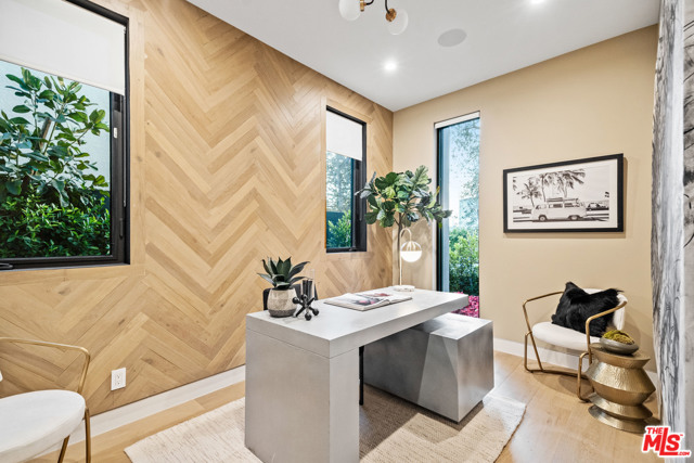 5 Bed Home for Sale in Los Angeles, California