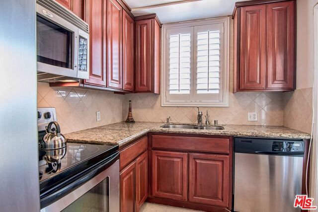1 Bed Home for Sale in Los Angeles, California