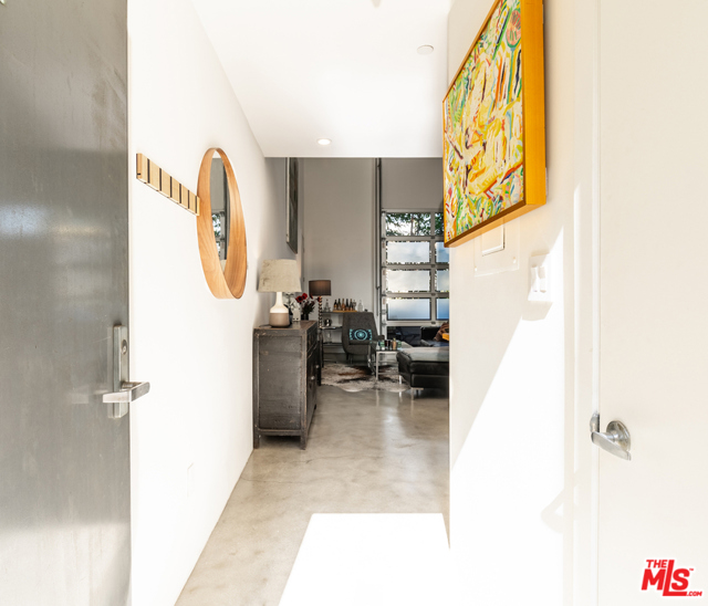 1 Bed Home for Sale in Los Angeles, California