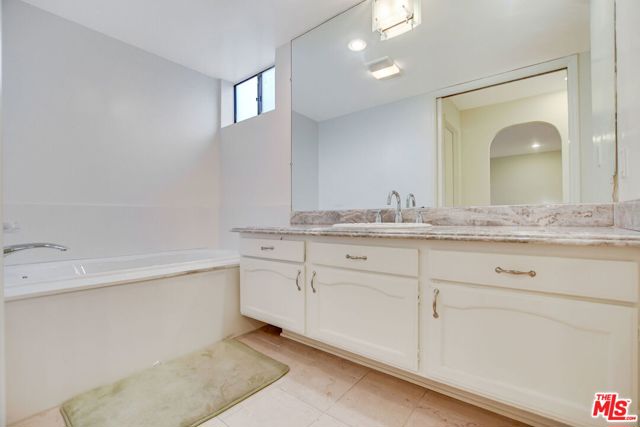 2 Bed Home for Sale in Los Angeles, California