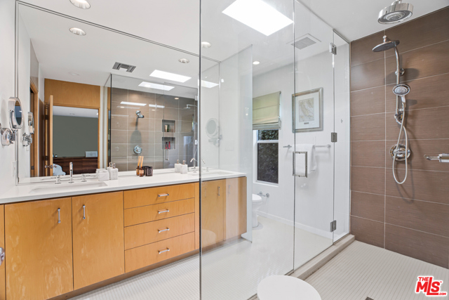 4 Bed Home for Sale in Los Angeles, California