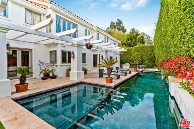 Photo of 550 SPOLETO Drive, Pacific Palisades, CA 90272