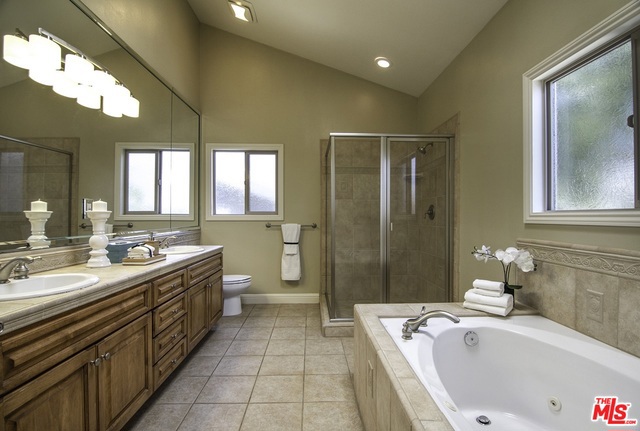 2011 FARRELL Avenue, Redondo Beach, California 90278, 4 Bedrooms Bedrooms, ,2 BathroomsBathrooms,Residential,Sold,FARRELL,17248526