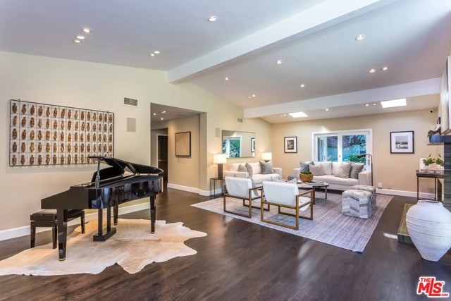 4 Bed Home for Sale in Los Angeles, California