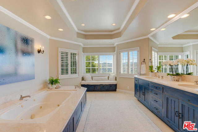 6 Bed Home for Sale in Pacific Palisades, California