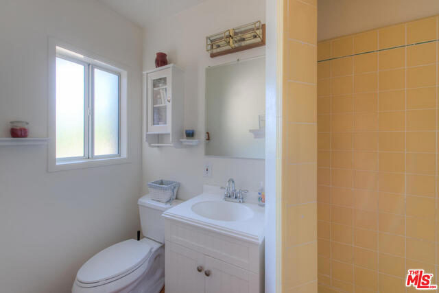 3 Bed Home for Sale in Lake Balboa, California
