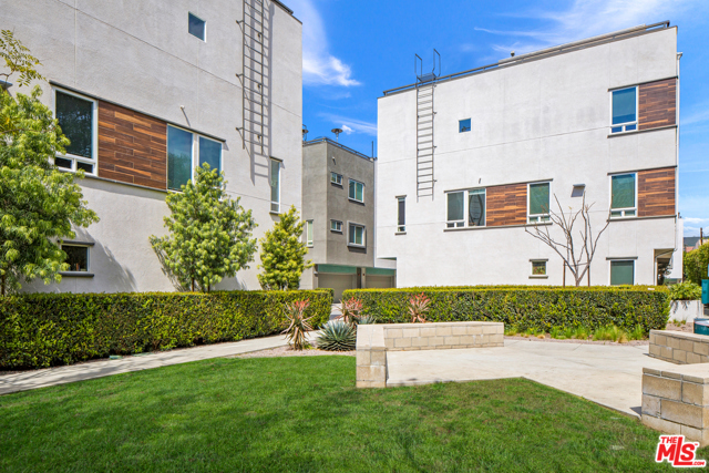 2 Bed Home for Sale in Los Angeles, California