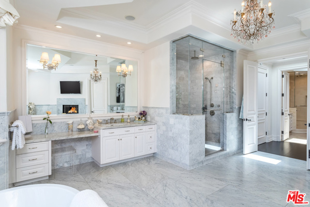 7 Bed Home for Sale in Beverly Hills, California