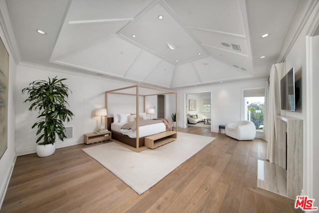 7 Bed Home for Sale in Pacific Palisades, California