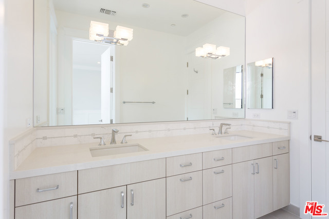 1350 23RD Street, Manhattan Beach, California 90266, 5 Bedrooms Bedrooms, ,3 BathroomsBathrooms,Residential,Sold,23RD,18340096
