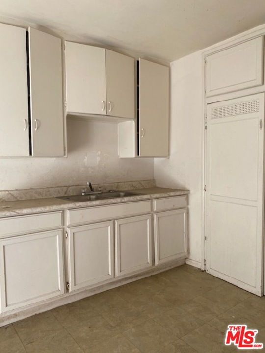  Income Home for Sale in Los Angeles, California